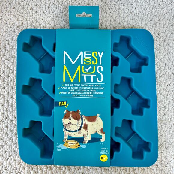 Messy Mutts Silicone Bake & Freeze Dog Bone Treat Maker Pack of 2 New Silicone - Picture 1 of 2